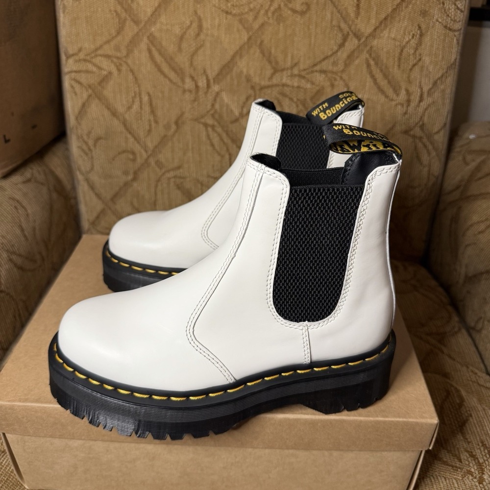 Dr. Martens Women's Chelsea 2976 Quad White Leather Ankle Boot US Size 8 UK 6